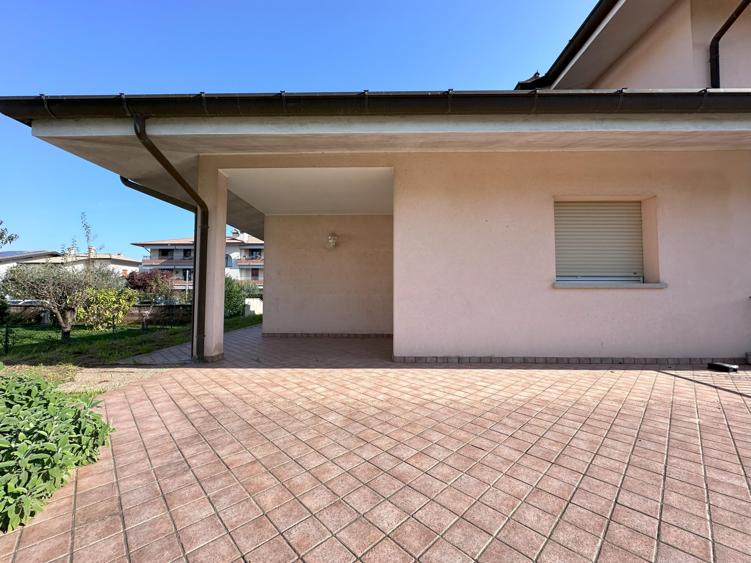 Lussuosa Villa in Zona Residenziale Lussuosa Villa in Zona Residenziale