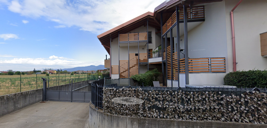 Garage in Area Condominiale Chiusa