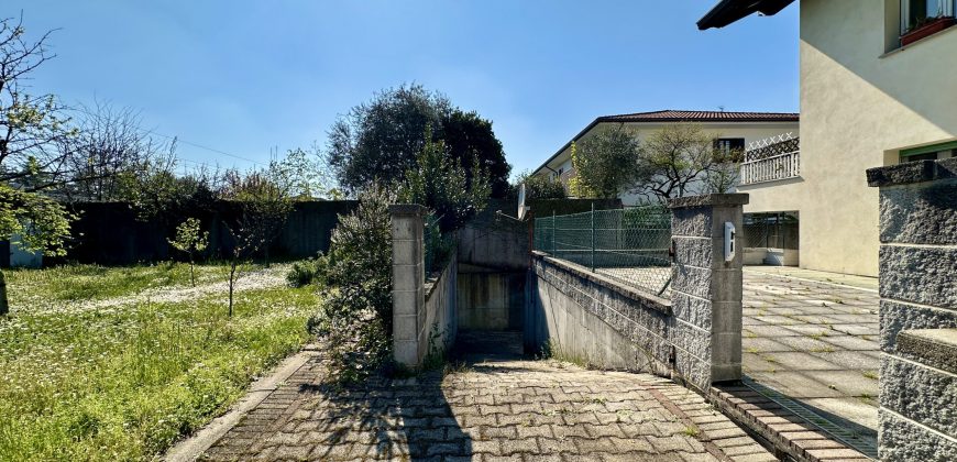 Appartamento Bicamere con Giardino a Villa Primavera