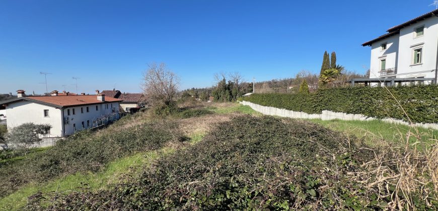 Terreno edificabile a Moruzzo Terreno edificabile a Moruzzo