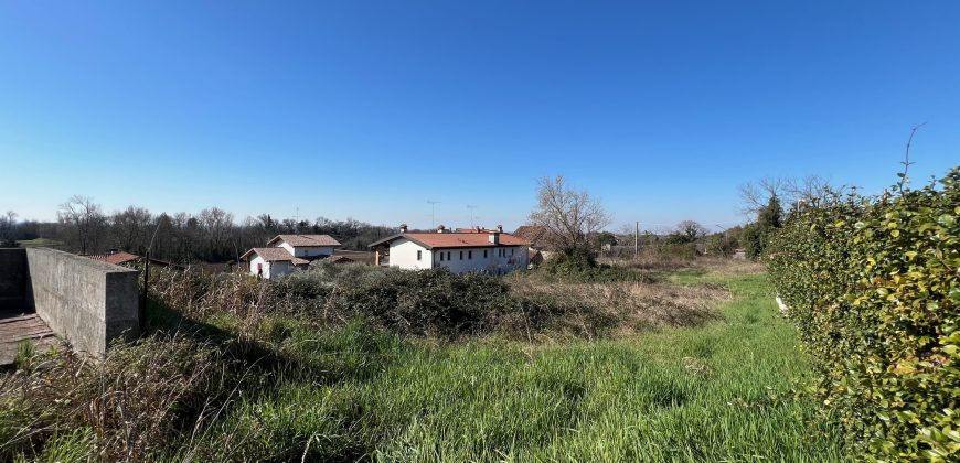 Terreno edificabile a Moruzzo Terreno edificabile a Moruzzo