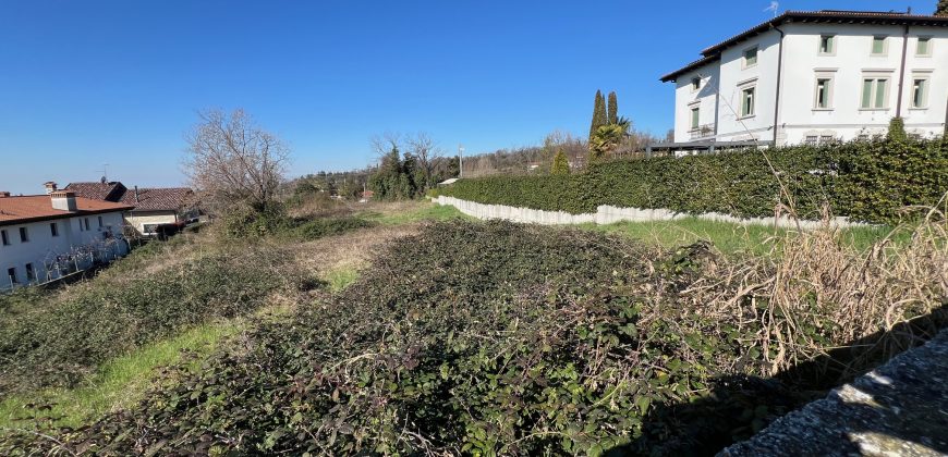 Terreno edificabile a Moruzzo Terreno edificabile a Moruzzo