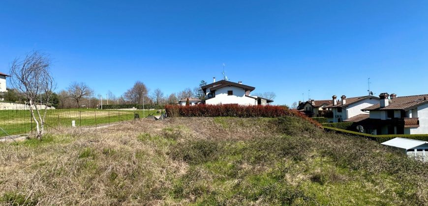 Terreno edificabile a Moruzzo Terreno edificabile a Moruzzo