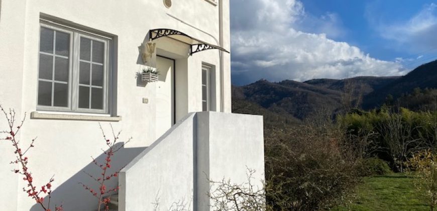 Casa Con Piscina Adibita a Ricezione Ospiti