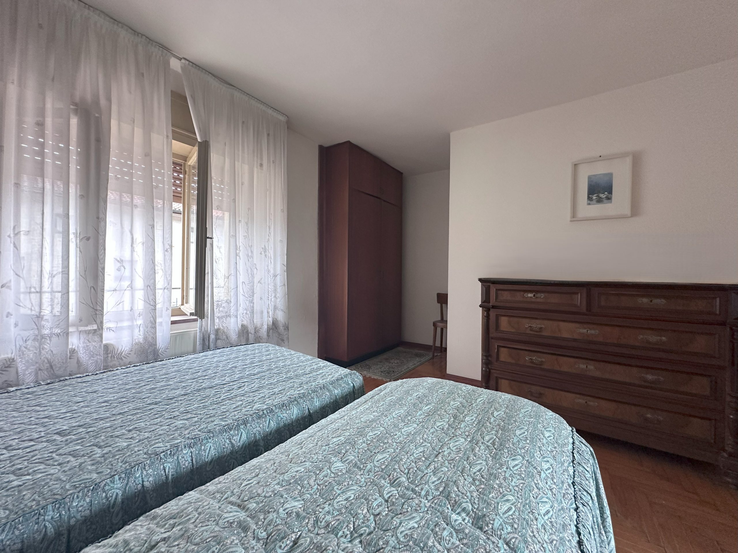 Casa Con Ampia Corte Casa Con Ampia Corte