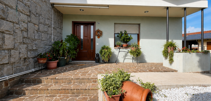 Villa Quadricamere Con Ampio Giardino
