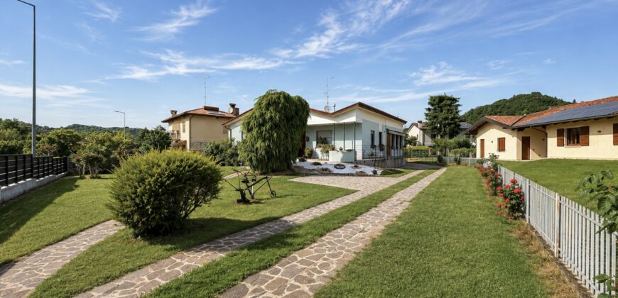 Villa Quadricamere Con Ampio Giardino