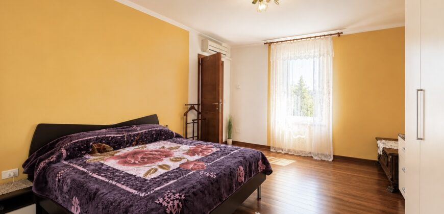 Villa unifamiliare con giardino
