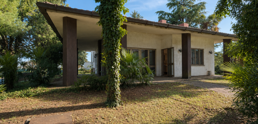 Villa indipendente da ristrutturare