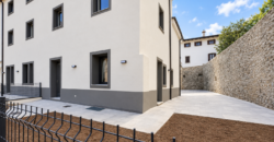 Nuovo Bicamere Con Giardino