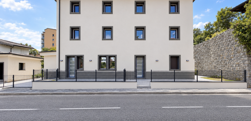 Nuovo Bicamere Con Giardino